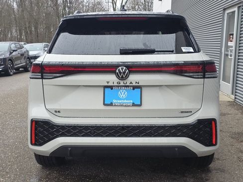 New 2026 Volkswagen Tiguan SE R-Line image 14