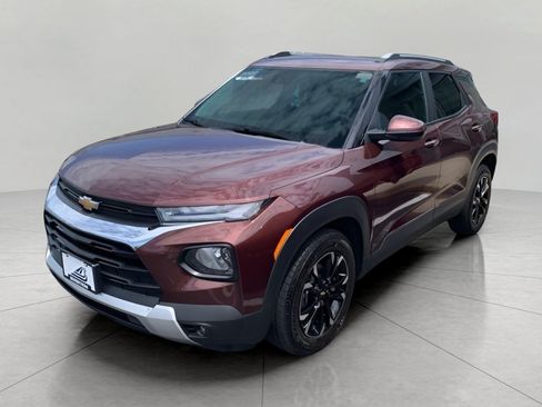 Used 2022 Chevrolet TrailBlazer LT w/ Convenience Package FWD image 4