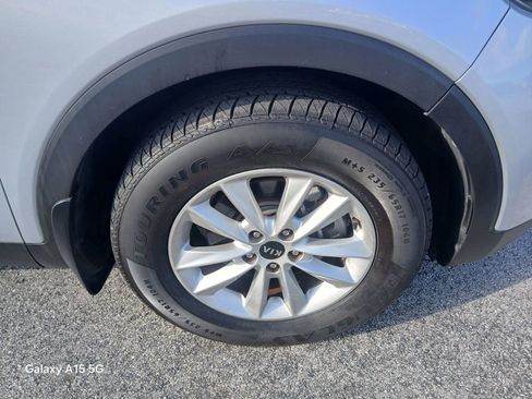 Used 2019 Kia Sorento L image 18