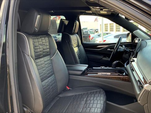 Used 2021 Cadillac Escalade ESV Sport Platinum w/ Heavy-Duty Trailer Package AWD/4WD image 7