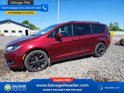 Used 2018 Chrysler Pacifica Limited w/ Advanced Safetytec Group