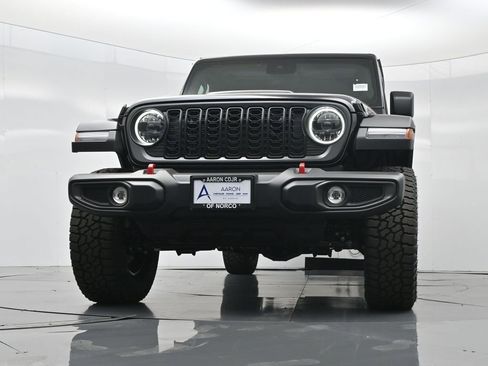 New 2025 Jeep Gladiator Rubicon w/ Convenience Group image 48