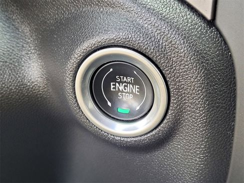 Used 2023 Chevrolet Silverado 1500 Custom image 16