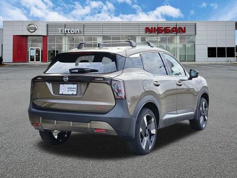 New 2026 Nissan Kicks SR w/ Cold Weather Package FWD image 4