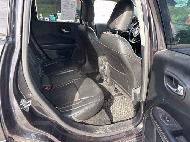 Used 2018 Jeep Compass Latitude w/ Popular Equipment Group AWD/4WD image 9