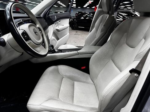 Used 2020 Volvo XC90 T5 Momentum w/ Protection Package Premier image 32
