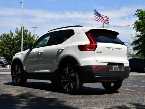 Used 2023 Volvo XC40 B5 Plus w/ Driver Assist Package AWD/4WD image 5