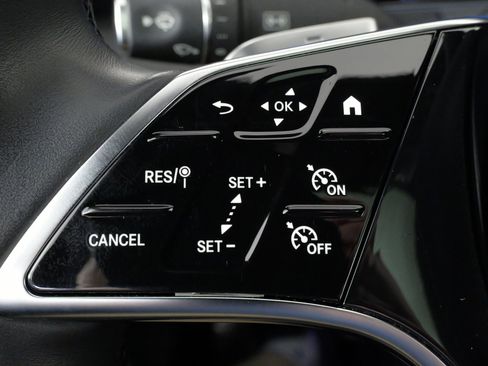 Used 2023 Mercedes-Benz E 450 4MATIC Coupe image 40