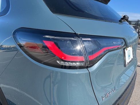Certified 2025 Honda HR-V LX image 7