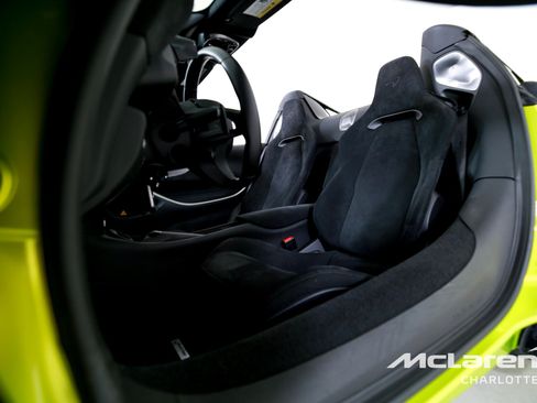 Used 2025 McLaren Artura Spider RWD image 12
