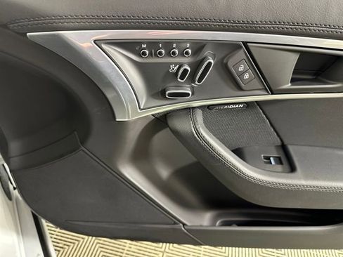 Used 2021 Jaguar F-TYPE Coupe RWD image 29