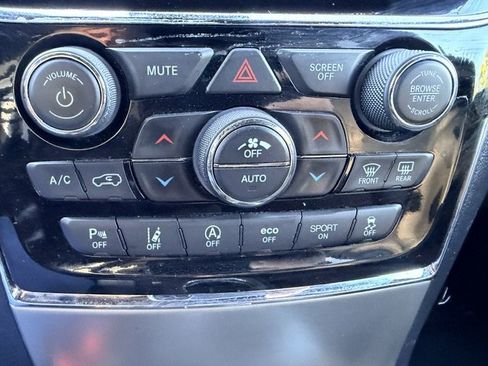 Used 2020 Jeep Grand Cherokee Altitude RWD image 24