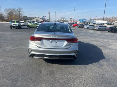 Used 2022 Kia Forte LXS image 4