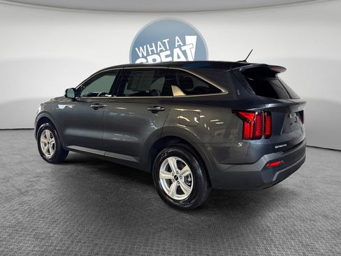 Used 2023 Kia Sorento LX AWD/4WD image 6