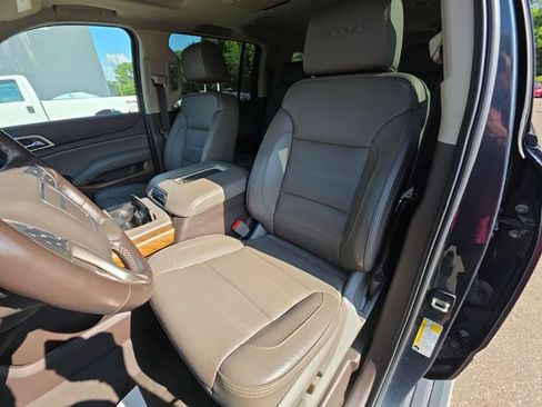 Used 2020 GMC Yukon XL Denali w/ Denali Ultimate Package AWD/4WD image 11