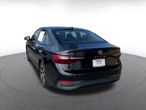 Used 2025 Volkswagen Jetta SE image 11