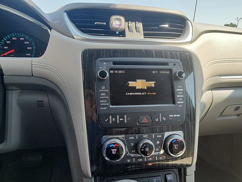 Used 2017 Chevrolet Traverse Premier FWD image 14