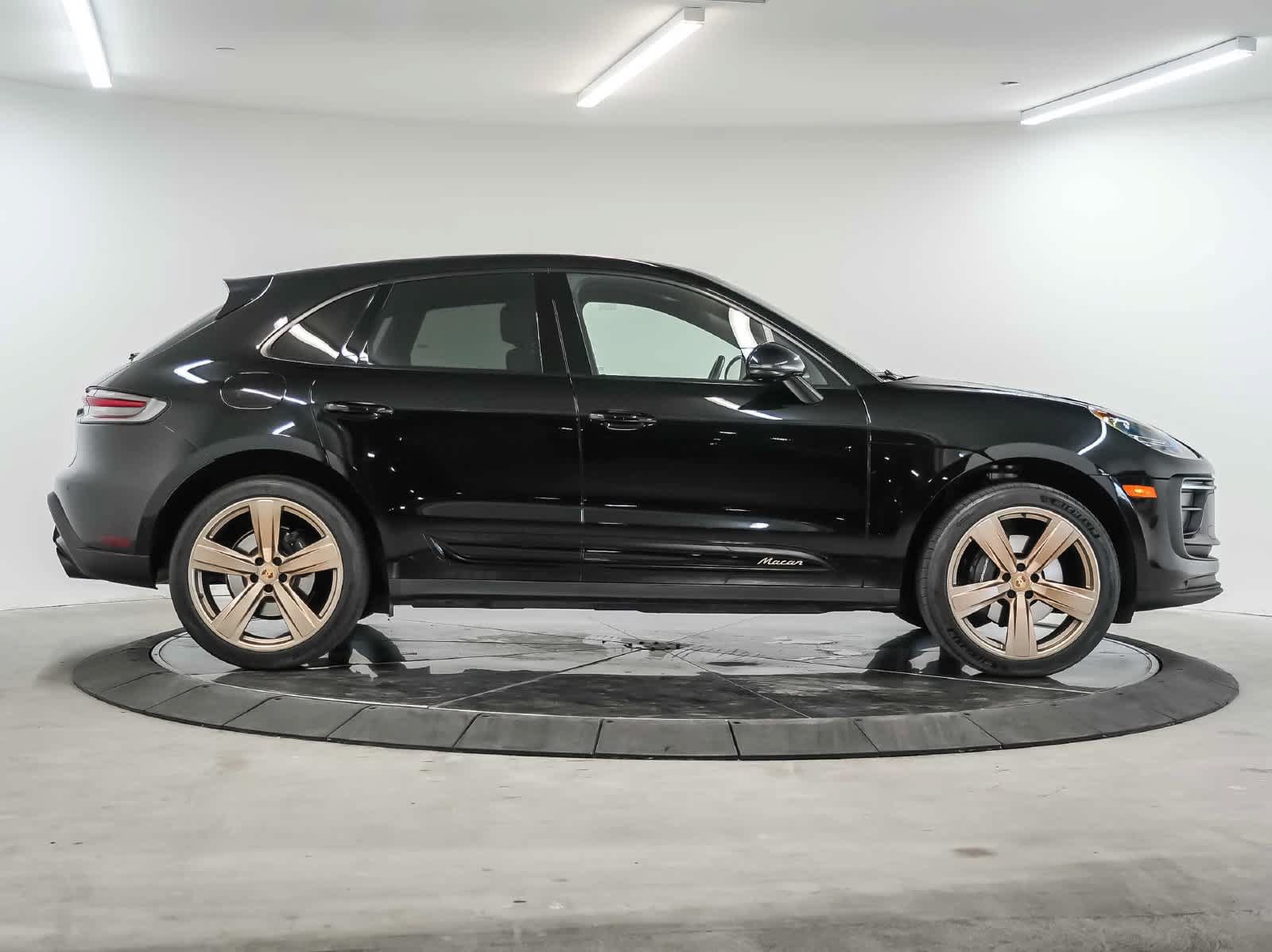 Used 2023 Porsche Macan AWD/4WD image 8