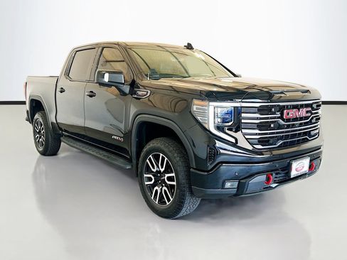 Used 2025 GMC Sierra 1500 AT4 w/ AT4 Premium Package AWD/4WD image 3