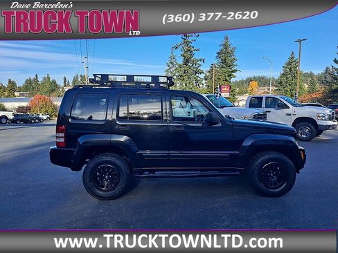 Used 2012 Jeep Liberty Sport image 2