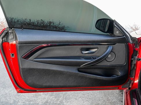 Used 2017 BMW M4 Coupe image 9