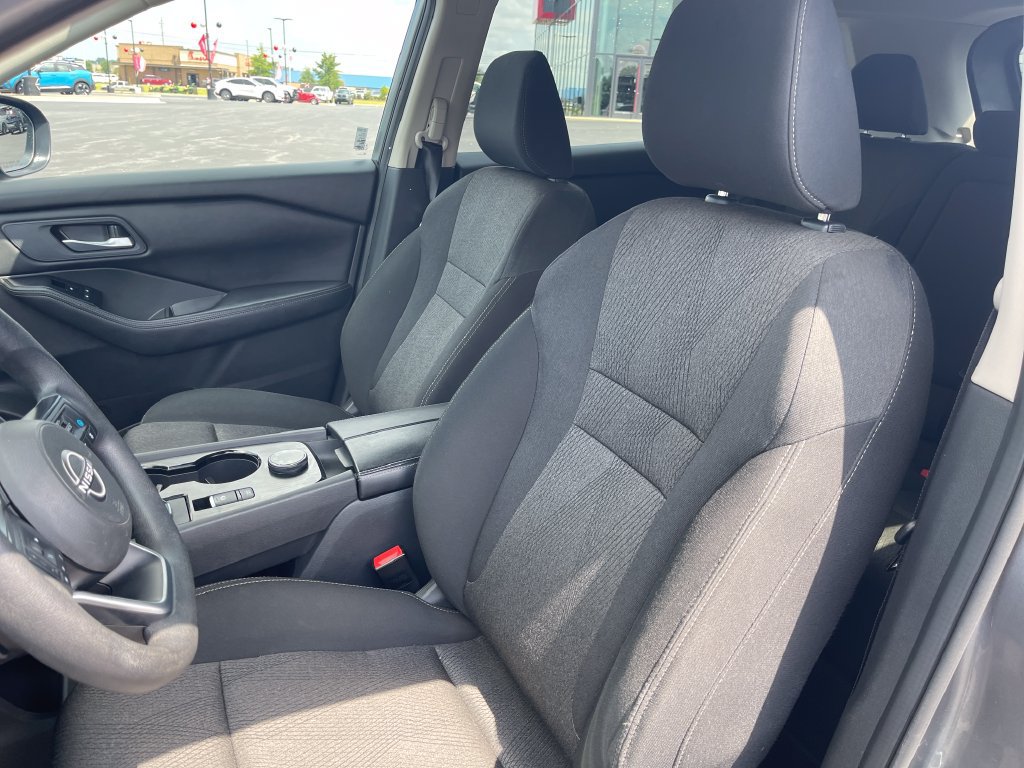 Used 2024 Nissan Rogue SV AWD/4WD image 13