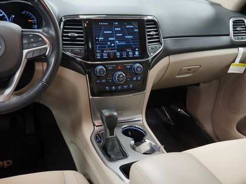 Certified 2022 Jeep Grand Cherokee Laredo E image 23