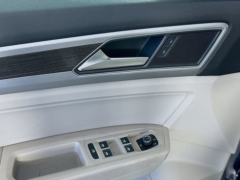 Used 2018 Volkswagen Atlas SE w/ R-Line Package FWD image 24