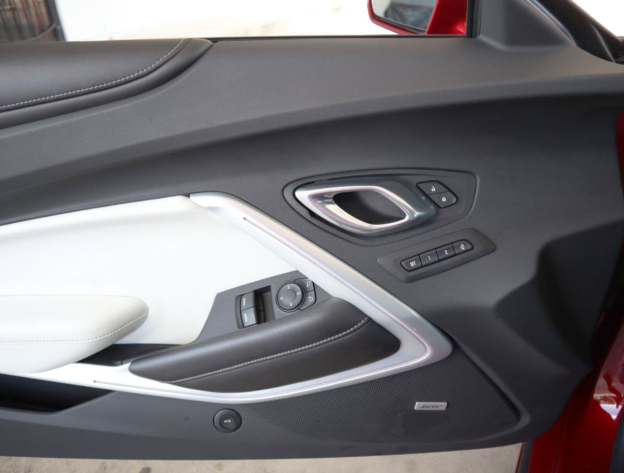 Used 2018 Chevrolet Camaro SS RWD image 50