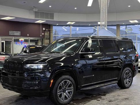 Used 2024 Jeep Wagoneer 4WD w/ Premium Group I image 2