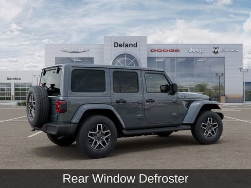 New 2026 Jeep Wrangler Unlimited Sahara AWD/4WD image 4