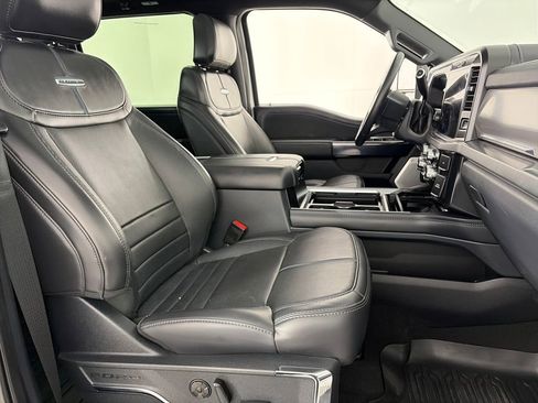 Certified 2025 Ford F450 Platinum w/ FX4 Off-Road Package image 33