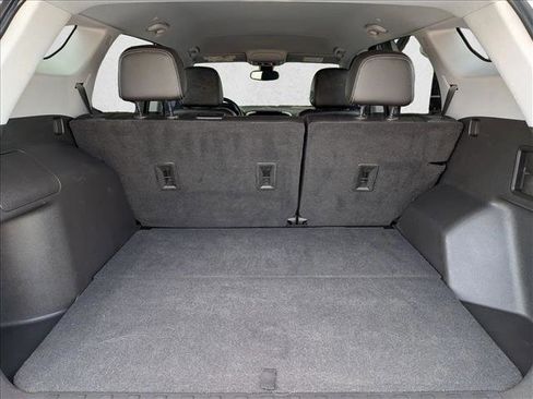 Used 2022 GMC Terrain SLT w/ Infotainment Package II FWD image 6