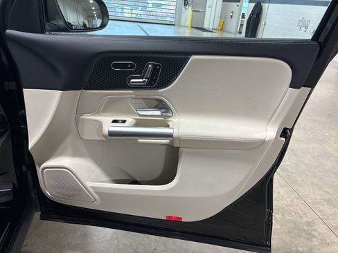 Used 2025 Mercedes-Benz GLA 250 4MATIC image 27