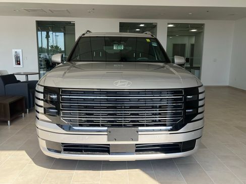 Used 2026 Hyundai Palisade Calligraphy FWD image 2