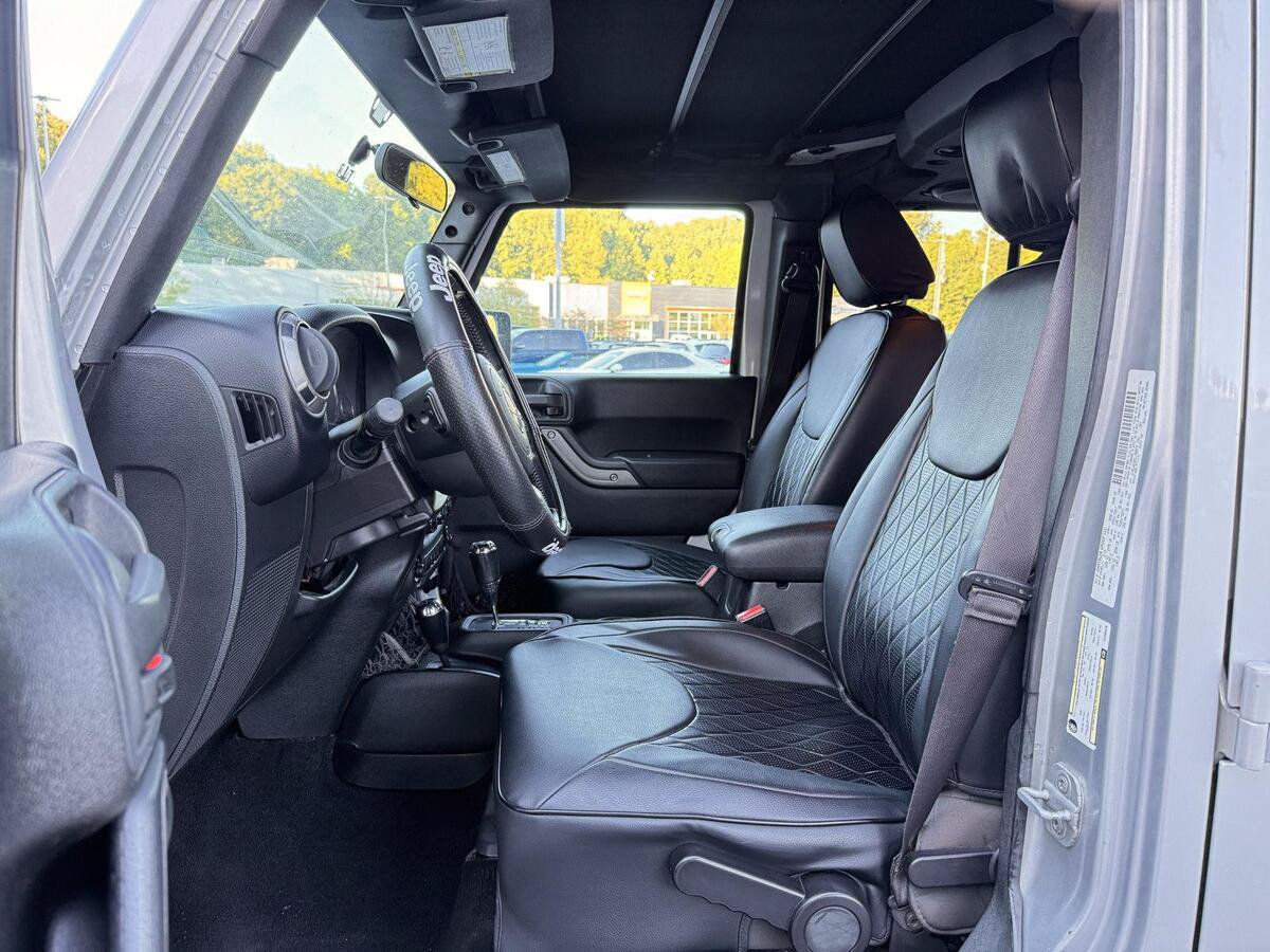 Used 2012 Jeep Wrangler Unlimited Sport AWD/4WD image 12
