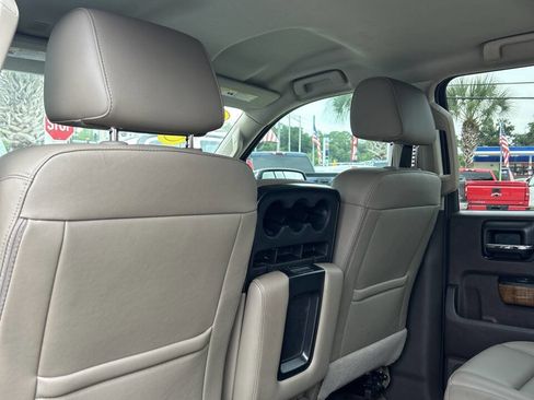 Used 2017 GMC Sierra 1500 SLT w/ SLT Premium Package image 16