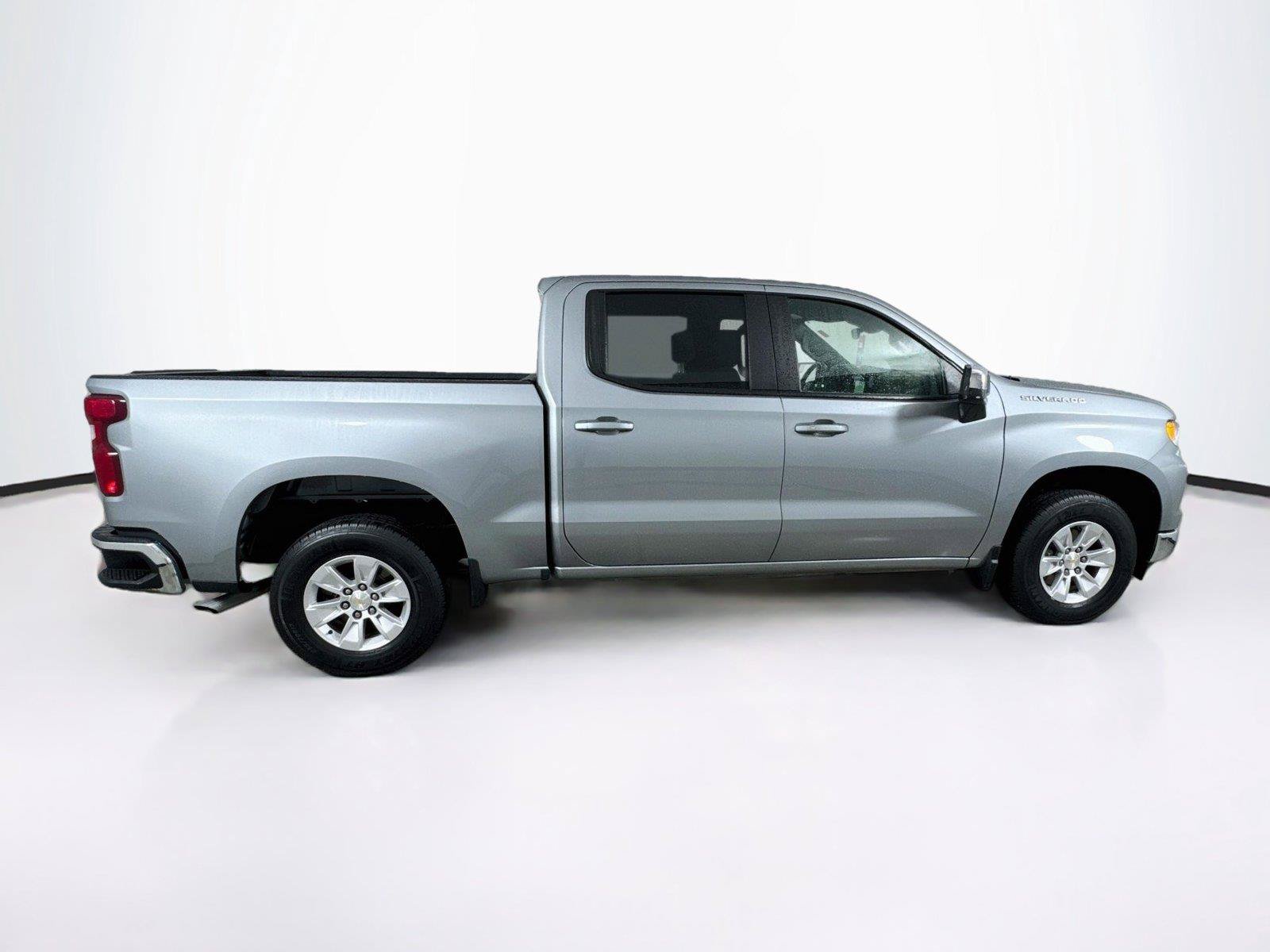 Used 2025 Chevrolet Silverado 1500 LT RWD image 8
