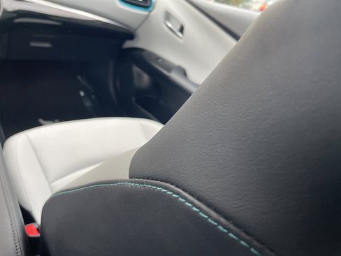 Used 2017 Toyota Prius Prime Premium image 63