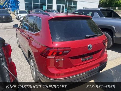 Used 2018 Volkswagen Tiguan SE AWD/4WD image 4