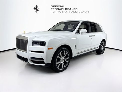 Used 2019 Rolls-Royce Cullinan image 3