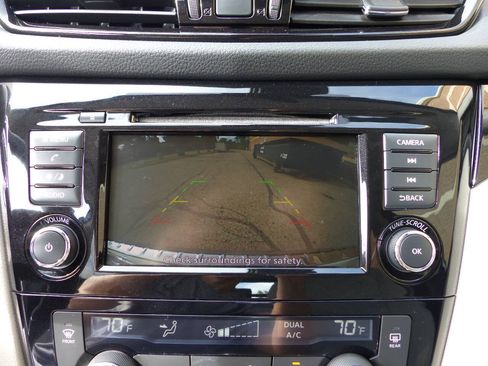 Used 2021 Nissan Rogue Sport SV FWD image 29