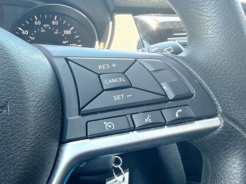 Used 2018 Nissan Rogue S AWD/4WD image 42