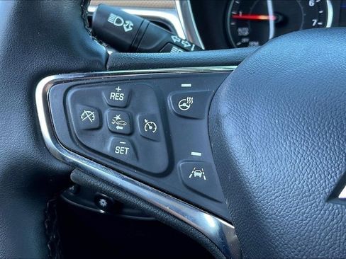 Used 2023 Chevrolet Equinox Premier image 16