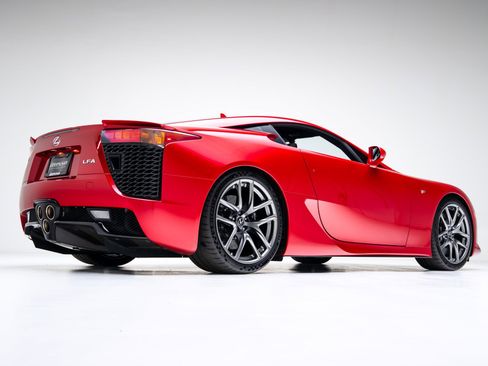 Used 2012 Lexus LFA image 5
