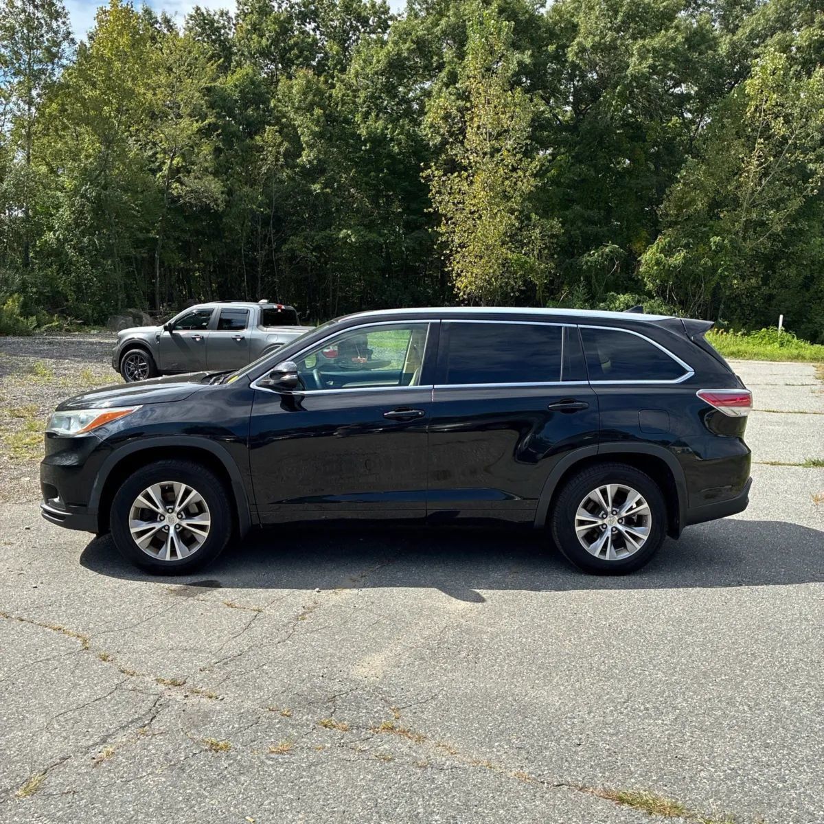 Used 2015 Toyota Highlander XLE AWD/4WD image 3