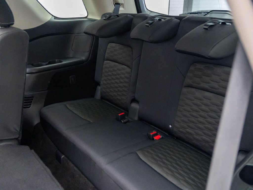 Used 2024 Nissan Pathfinder SV AWD/4WD image 19
