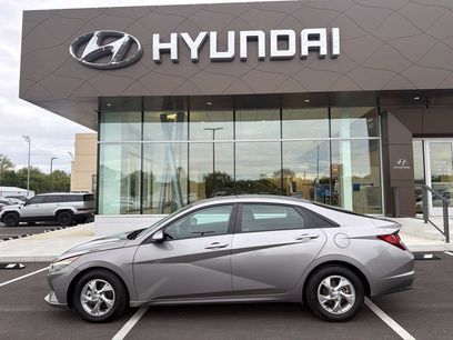 Used 2023 Hyundai Elantra SE