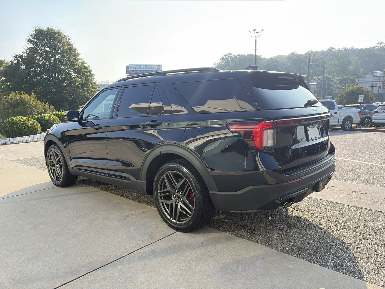 Used 2025 Ford Explorer ST AWD/4WD image 6