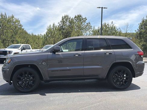 Used 2020 Jeep Grand Cherokee Altitude AWD/4WD image 20